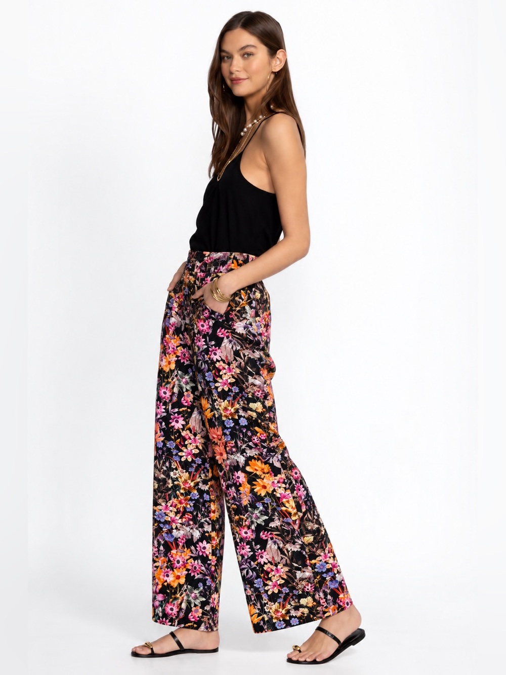 Anthropologie Maeve Floral Velvet Cropped Wide-Leg Pants in Black Multi